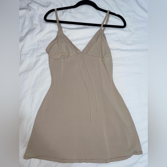 Meshki short dress - Picture 2 of 4
